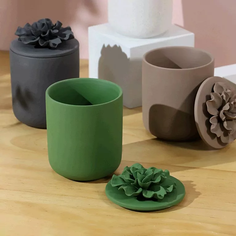 Relief szirom kerámia gyertyatartó